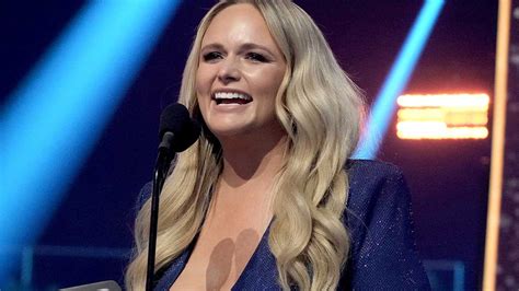 miranda lambert tits|Miranda Lambert risks wardrobe malfunction in daring revealing。